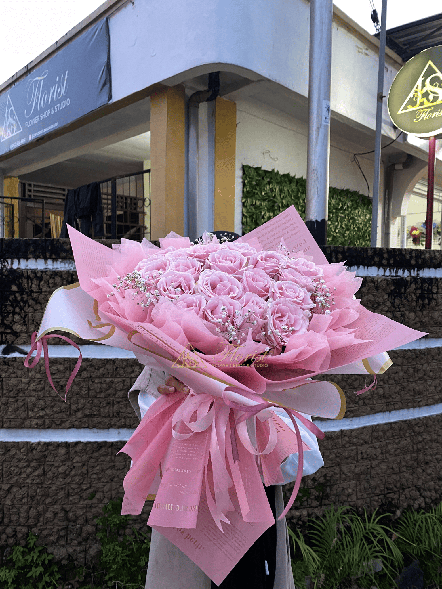 Bucket Rose 10